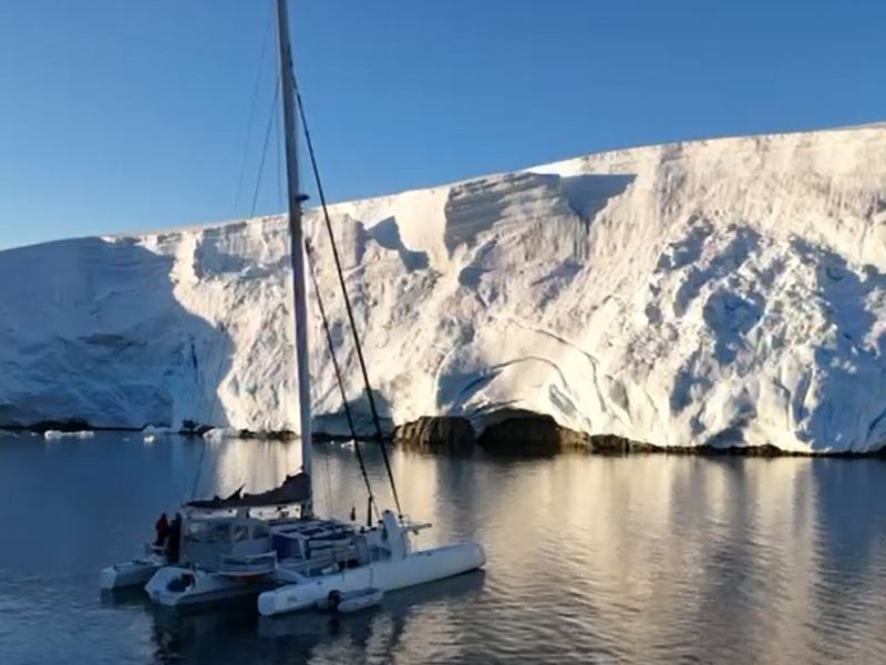 Rapido 53XS, Picomole reaches Antarctica.