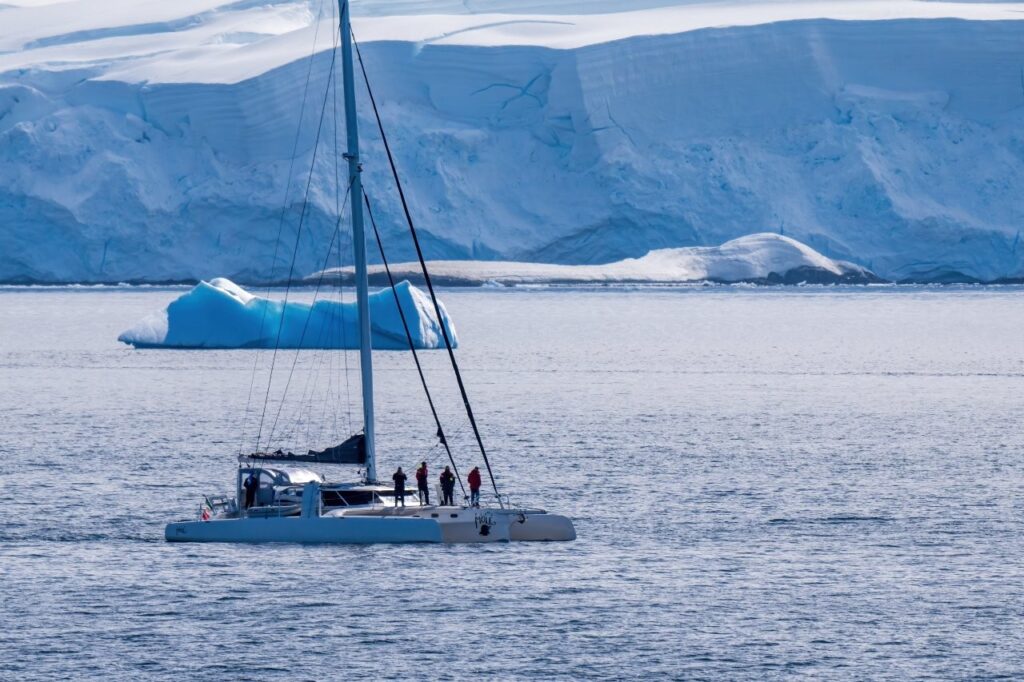 Rapido 53XS, Picomole, Antarctica. Photo, Michel Bourque.